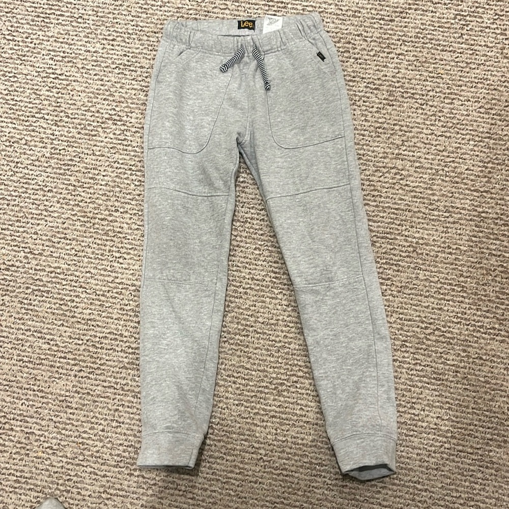 grey sweatpants